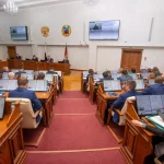 «Куда идти протестовать?»: депутаты Алтайского Заксобрания поспорили о митингах и взялись за Камень