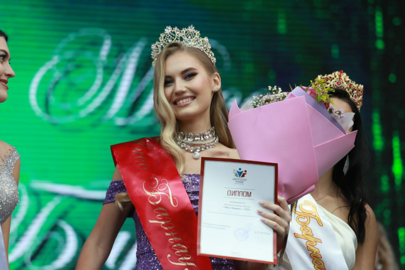 Любит путешествовать и учится в АлтГУ. Кто победил в конкурсе "Мисс Барнаул – 2023"