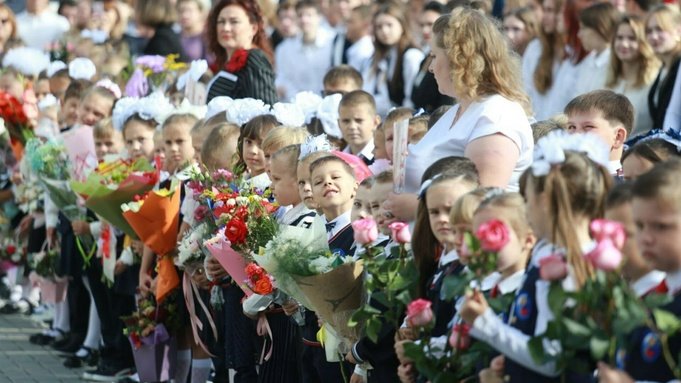 Милые и смешные фразы первоклассников, подслушанные на школьной линейке в Барнауле