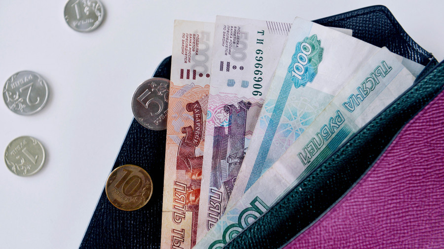 Пять тысяч - сотни тысяч. На сколько повысят зарплату чиновникам в Алтайском крае и у кого самая низкая