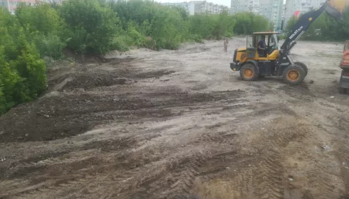 С чем столкнулся подрядчик при ликвидации большой свалки в Барнауле. Фото