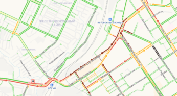 В Барнауле в последний день лета автомобильные пробки растянулись на часы