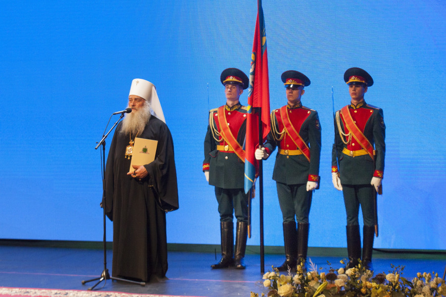 "Задача непростая" и "с божьей помощью". Как прошла инаугурация губернатора Алтайского края в Барнауле