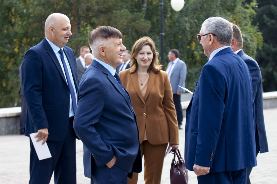 "Задача непростая" и "с божьей помощью". Как прошла инаугурация губернатора Алтайского края в Барнауле