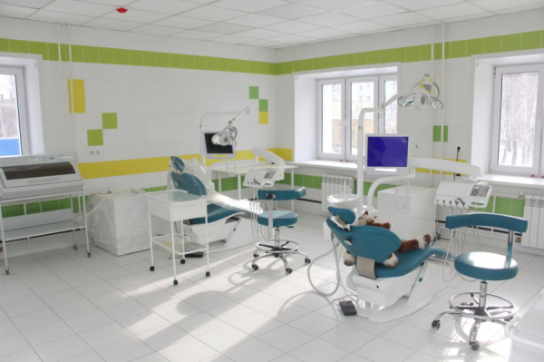 Только спокойствие. В Новоалтайске построили передовую поликлинику и будут лечить детям зубы во сне