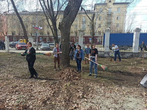 Весна — чиста. Как прошел общегородской субботник в Барнауле, рассказали в мэрии
