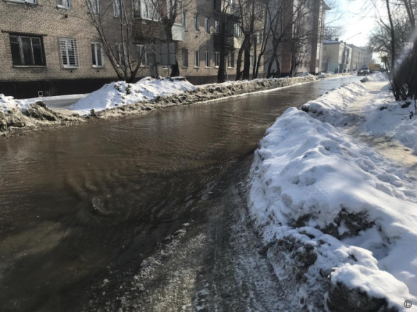 В Барнауле устранили повреждения водопровода и дали воду в дома